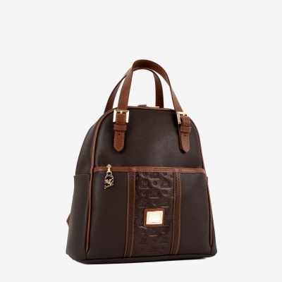 Mochila castanha com alças em pele sintética e detalhes dourados