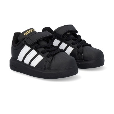 Ténis infantis Adidas pretos com riscas brancas e fecho de velcro
