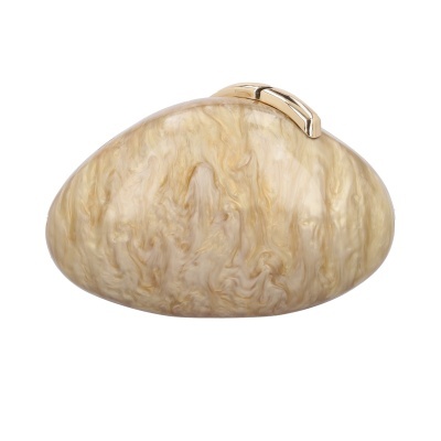 Mala de mão rígida bege com fecho dourado