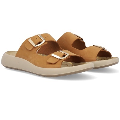 Par de sandálias castanhas com fivelas douradas e sola branca