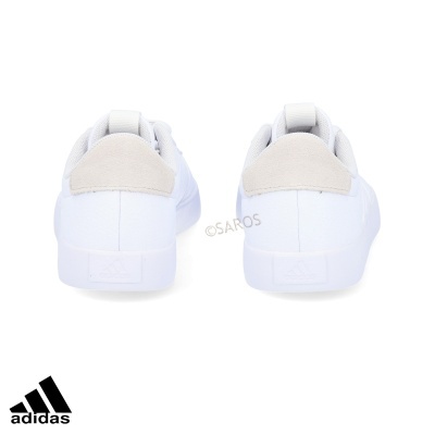 Sapatilhas brancas Adidas vistas de trás com detalhes bege