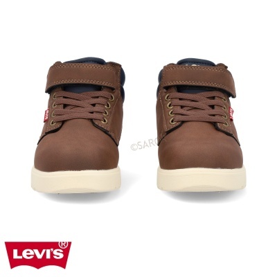 Sapatos infantis Levi's castanhos com sola branca e tira de velcro