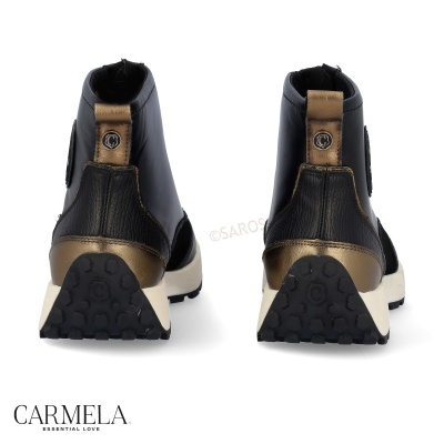 Botas pretas e douradas da CARMELA vistas de trás