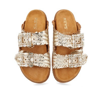 Sandálias de senhora douradas com fivelas decoradas e palmilha castanha