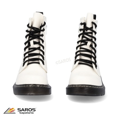 Botas brancas com atacadores pretos e sola preta