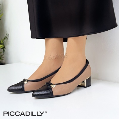 Sapatos de salto médio bege e preto da marca Piccadilly