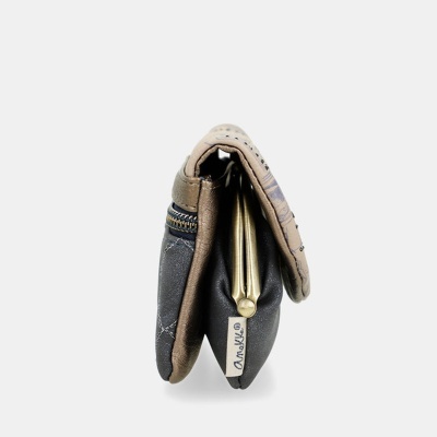 Carteira pequena azul e bege com fecho dourado