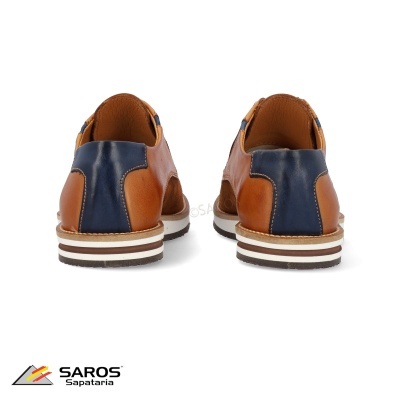 Sapatos castanhos e azuis vistos de trás com sola branca