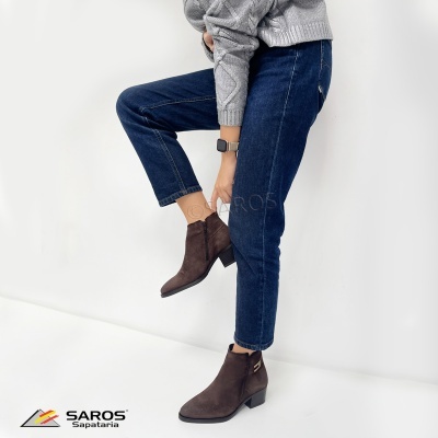 Botas de mulher em camurça castanhas com salto baixo