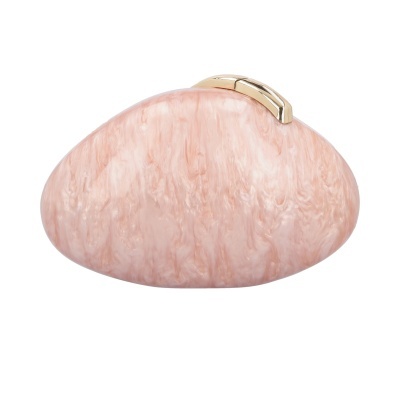 Mala de mão rosa perolada com fecho dourado