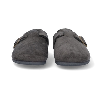 Chinelos cinzentos em camurça com fivela metálica