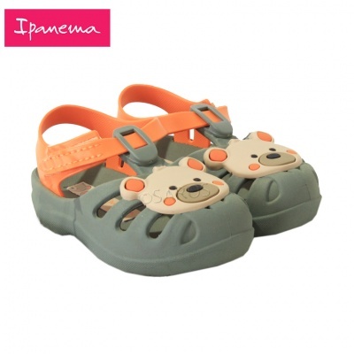 Sandálias infantis Ipanema cinza esverdeado e coral com urso