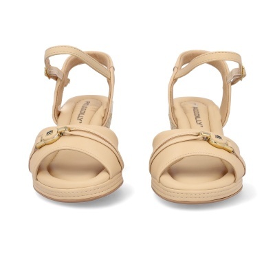 Sandálias nude com fecho de fivela dourado e palmilha acolchoada