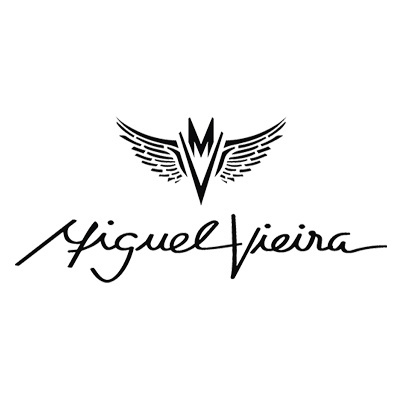 Logótipo preto 'Miguel Vieira' com asas e símbolo 'M' em fundo branco