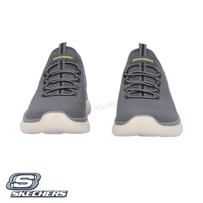 Sapatilhas Skechers cinza com solas brancas e logótipo verde