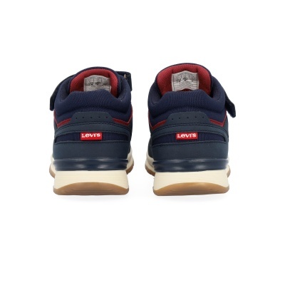 Sapatilhas azuis Levis com detalhes vermelhos vistas de trás