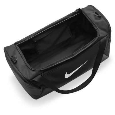 Saco desportivo preto da Nike com logótipo branco aberto visto de cima