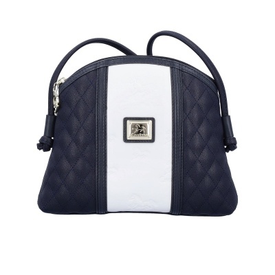 Mala crossbody Cavalinho nylon azul escuro e branca com relevo e placa metálica