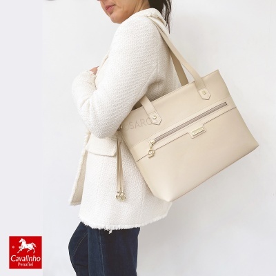 Saco de senhora bege com fecho zip exterior dourado e alças duplas