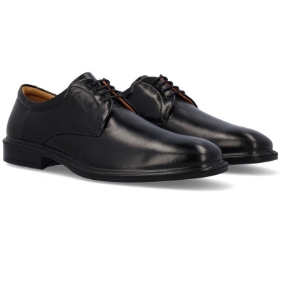 sapatos sociais pretos de couro com atacadores