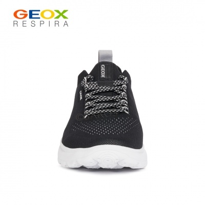 Ténis pretos GEOX RESPIRA com sola branca e atacadores bicolores