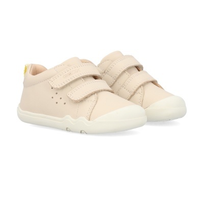 Sapatilhas infantis bege com velcros e sola branca