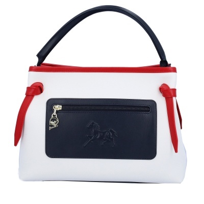 Mala de mão branca com detalhes vermelhos e azuis escuros