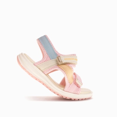 Sandália infantil com tiras ajustáveis rosa, bege e azul claro, sola branca cor-de-rosa