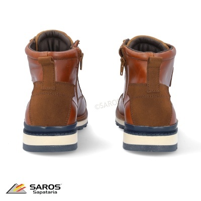 Botas masculinas castanho claro e escuro, sola branca e azul, vista traseira