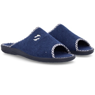 Chinelos abertos de senhora azul escuro com sola preta e bordas xadrez.