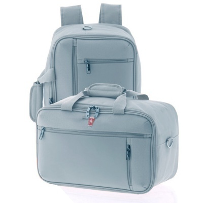 Conjunto de mochila e mala cinzenta com bolsos e alças.