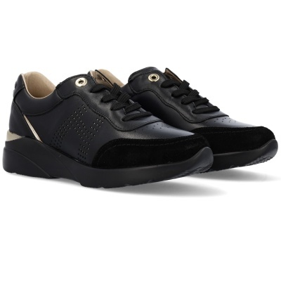 Sapatilhas pretas de senhora com sola preta e detalhes bege