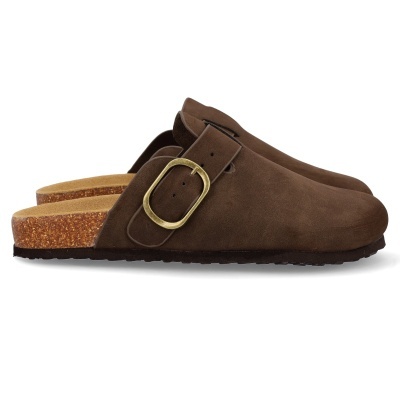 Sabrinas castanhas em camurça com fivela dourada e sola de cortiça