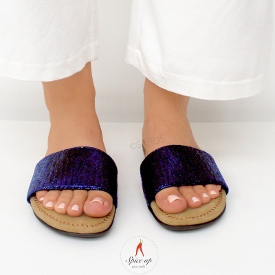 Sandálias de senhora com tiras largas azul escuro e sola bege