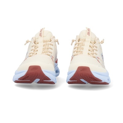 Sapatilhas Skechers bege com sola branca e vermelha e atacadores elásticos