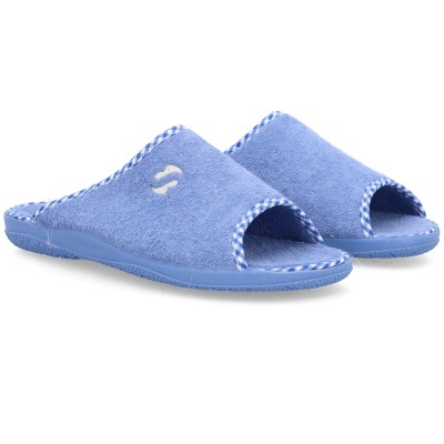 Chinelos abertos azuis felpudos com bordas xadrez azul e branco