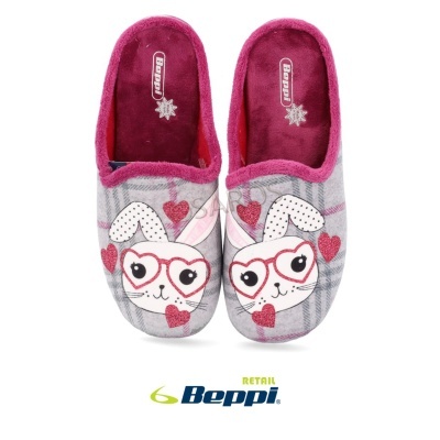 Chinelos de senhora cinzentos e rosa com estampa de coelho e corações.