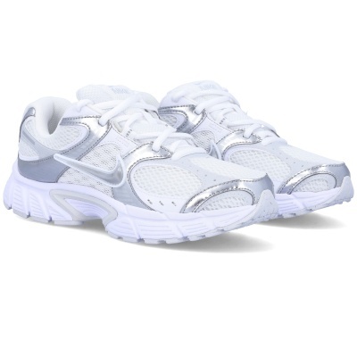 Sapatilhas desportivas Nike brancas e prateadas