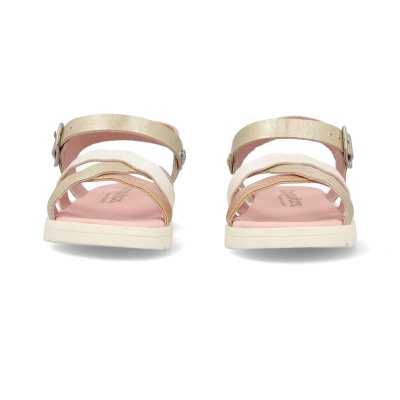 Sandálias com tiras em tons bege e dourado vistas de frente