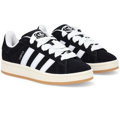 Ténis Adidas Campus pretos com riscas brancas e sola branca