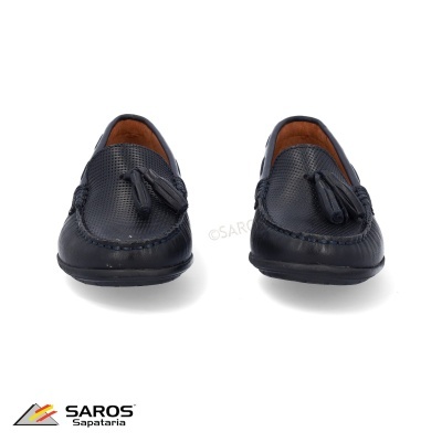 Mocassins pretos em pele com tassel, vista frontal
