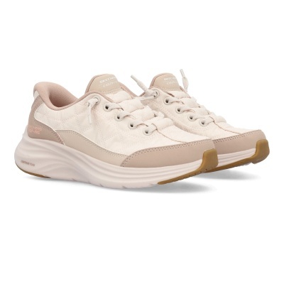Sapatilhas Skechers bege e branco com sola branca e detalhes castanhos claros