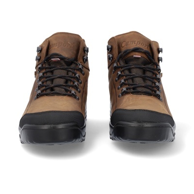 Par de botas de caminhada marrons com detalhes pretos e atacadores pretos