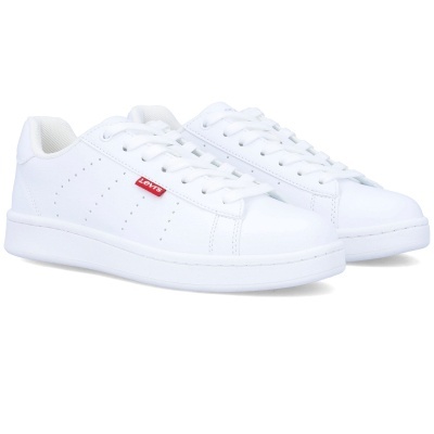 Ténis brancos Levis com etiqueta vermelha e atacadores brancos