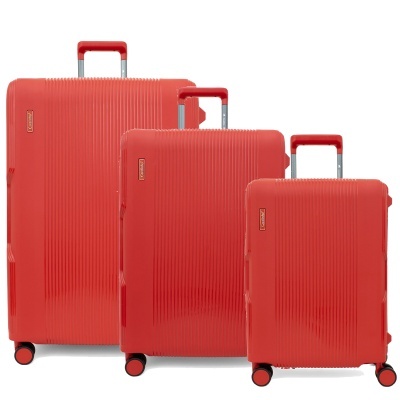 Conjunto de três malas vermelhas com textura riscada e alças vermelhas