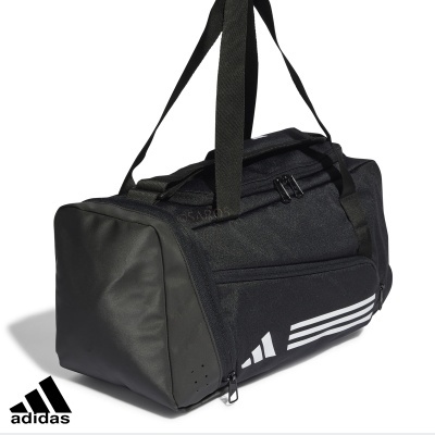 Mala desportiva preta Adidas com logótipo e riscas brancas