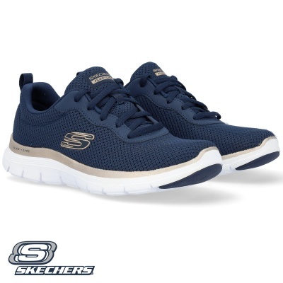 Ténis Skechers azuis com sola branca e logo metálico dourado