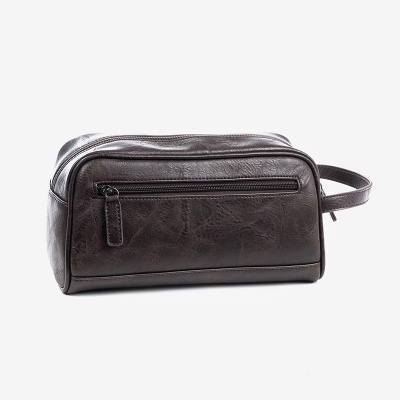 Necessaire retangular de pele sintética castanha escura com fecho e alça