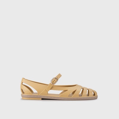 Sandália feminina bege com alça ajustável e design entrelaçado.