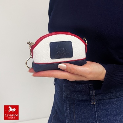 Carteira pequena Cavalinho branco, azul e vermelho com placa frontal OSAROS
